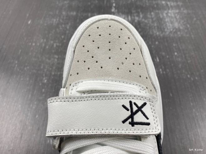 JORDAN THE CHECK FZ8117-001 X SCOTT TRAVIS CUT 0630